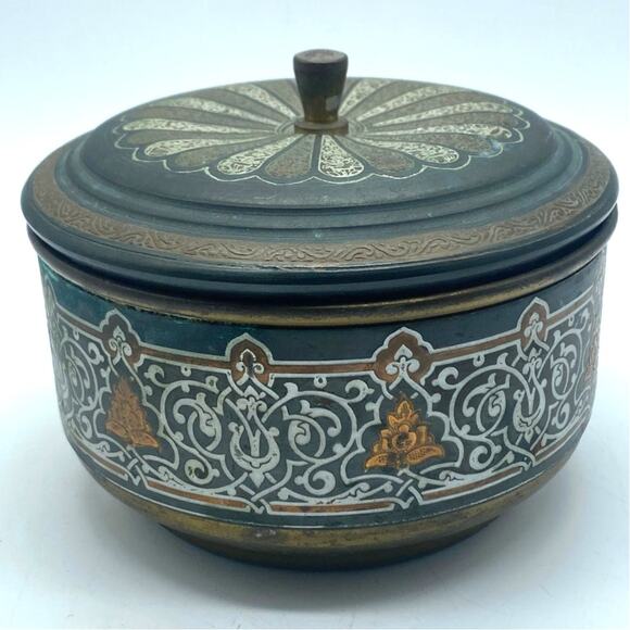 Antique Brass Round Powder Vanity Box Original Old Hand Crafted Engraved Painted - Picture 1 of 9